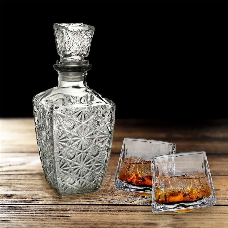 SET BOTTIGLIA DIAMOND IN VETRO DA 1 LITRO CON 2 BICCHIERI DA LIQUORE ROYAL CAPIENZA 150 ML