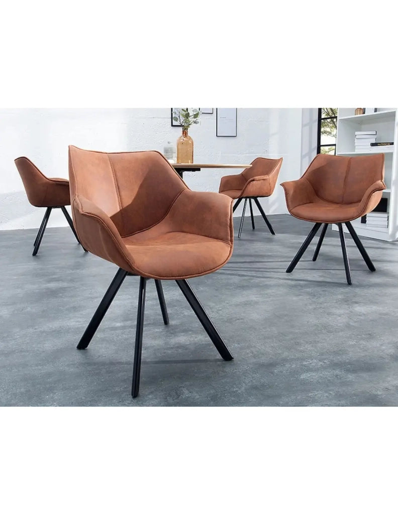 Set di 2 sedie design COMFY girevoli a 180° in microfibra marrone e piedi neri