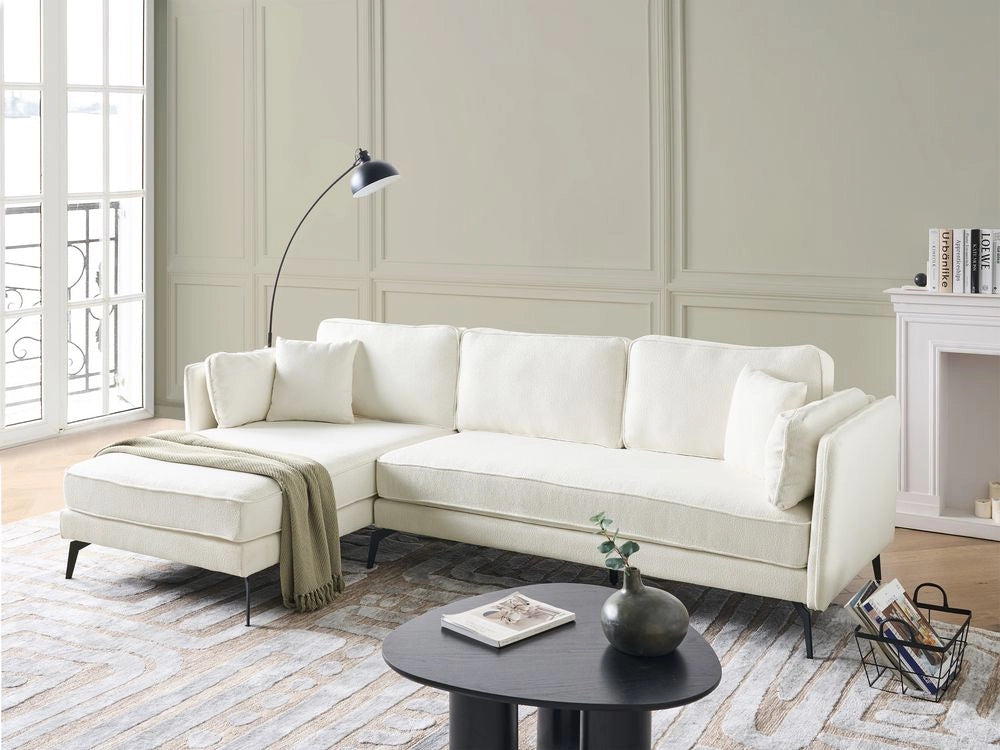 Divano angolare destro Bianco sporco Boucle Gambe in metallo Schienale a cuscino Cuscini sparsi Design moderno