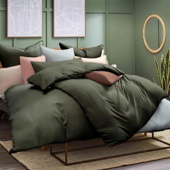 Set di coperte in verde, 135 x 200 cm, 4 pezzi, inclusi 2 coperte 135 x 200 cm + 2 cuscini 80 x 80 cm, microfibra morbida e senza pieghe