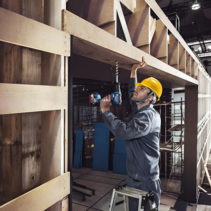 Bosch GSB 18V-55 Trapano Avvitatore a Percussione 18V, 55 Nm, 2 Batterie 4Ah Valigetta L-Case