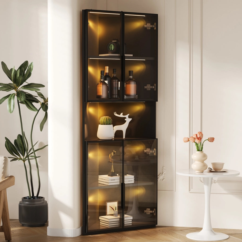 Vetrina ad angolo triangolare 62x32x160 cm nera con frontali in vetro, LED caldo e vano centrale aperto