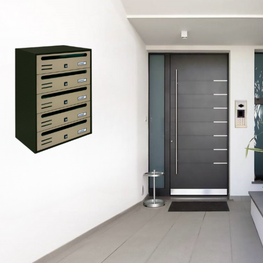 ALUBOX CUBO Cassette Postali Condominiali 5 Posti 53X38,5X25 Cm In Lamiera Zincata Cassetta Postale Condominiale Orizzontale Da Esterno E Interno Protetto COLORE: ANTRACITE E SPORTELLI SABBIA