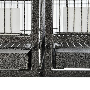 DOPPIA GABBIA PER UCCELLI IN METALLO CON VASSOI ESTRAIBILI, SUPPORTO CON 4 RUOTE E RIPIANO, 95X45.5X102CM, GRIGIO