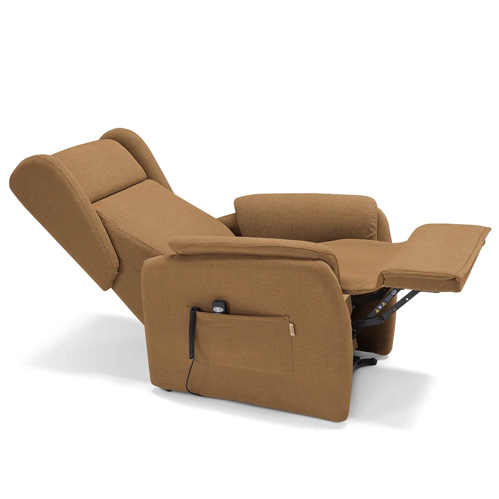 Poltrona relax elettrica FIRENZE MADE IN ITALY per anziani e disabili, 2 motori, 4 ruote, con Kit Batteria, tessuto antimacchia, colore Mango