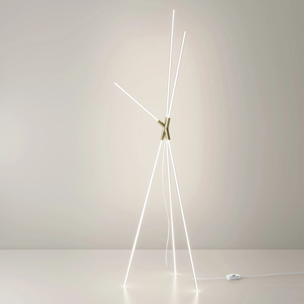Brilliant Lampada da terra di design a treppiede con diffusori cilindrici in policarbonato e struttura in alluminio finitura Oro, tecnologia LED