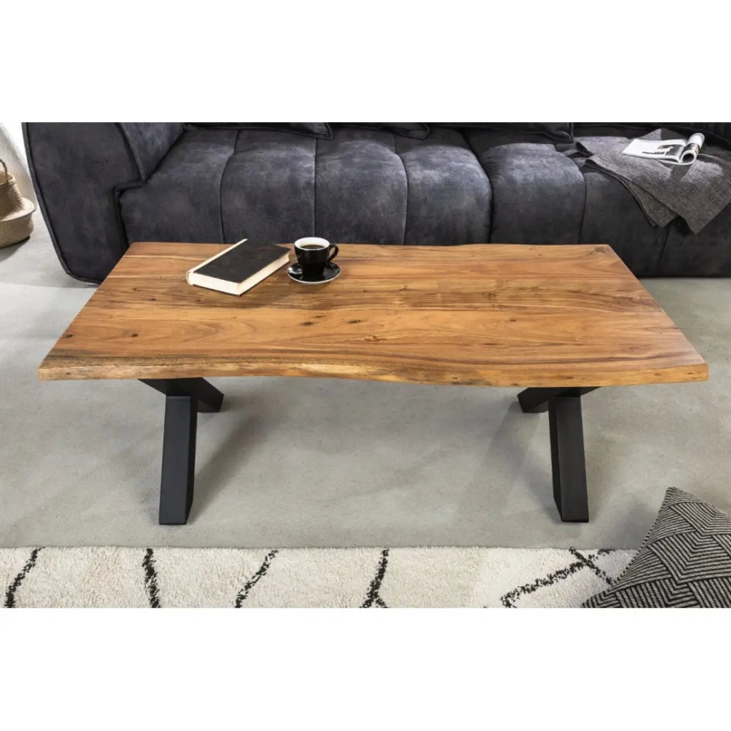 Tavolino basso ARKAYA 120 cm in legno di acacia massiccio con gambe in metallo nero a forma di X