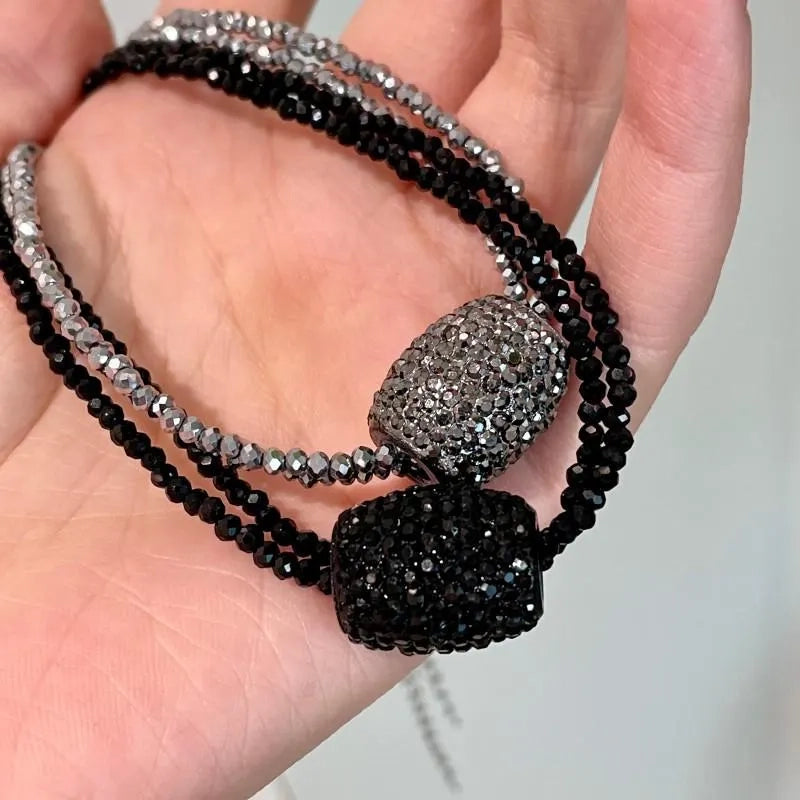 Collana fatta a mano con perline di cristallo nere e grigie, regalo di Natale o di compleanno.