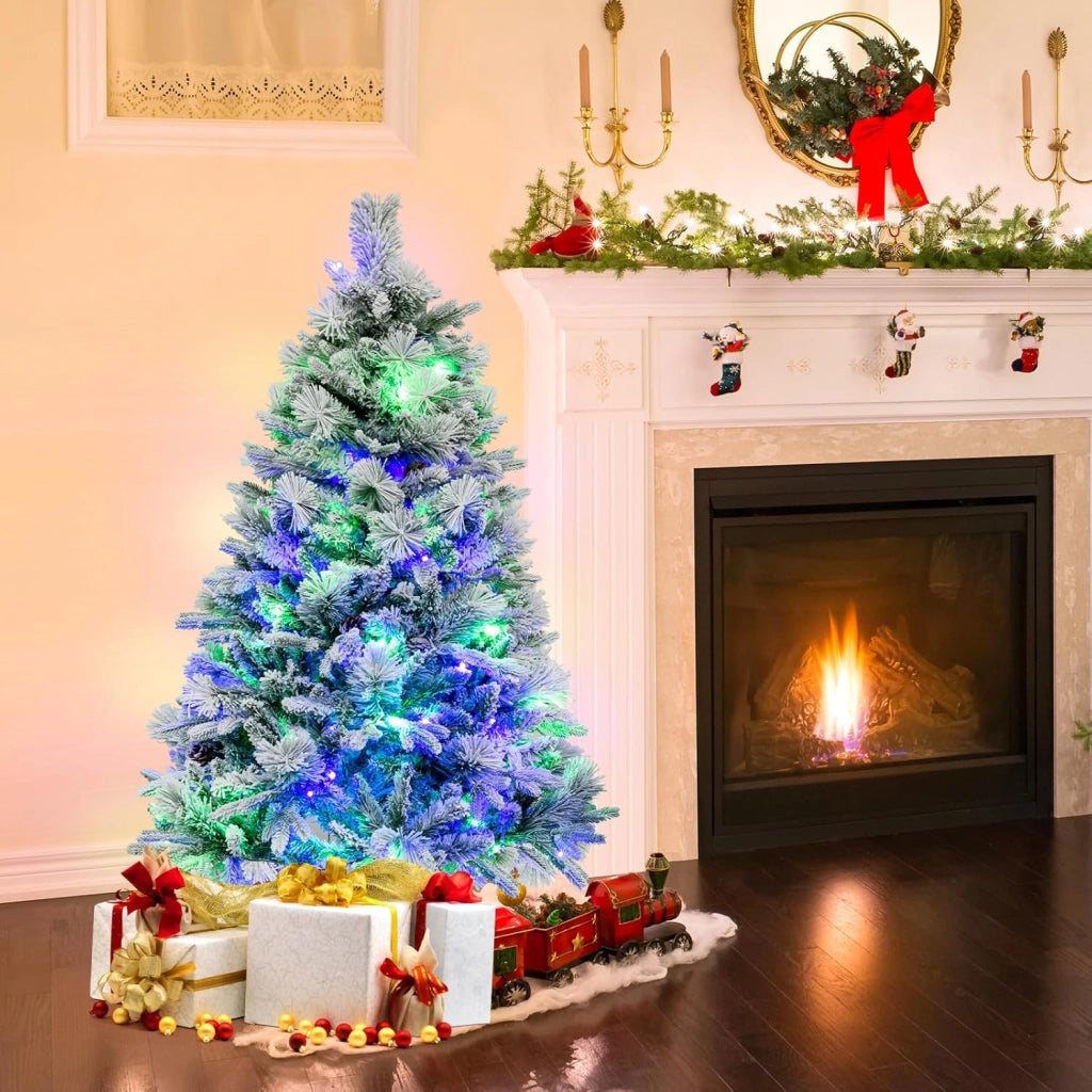 Albero di Natale Innevato 136/180/210 cm, Albero di Natale con 160/240/320 Luci LED, 472/850/1270 Rami di PE e PVC, 26/34/40 Pigne, Aghi di Pino e 8 Modalità di Illuminazione (136 CM)