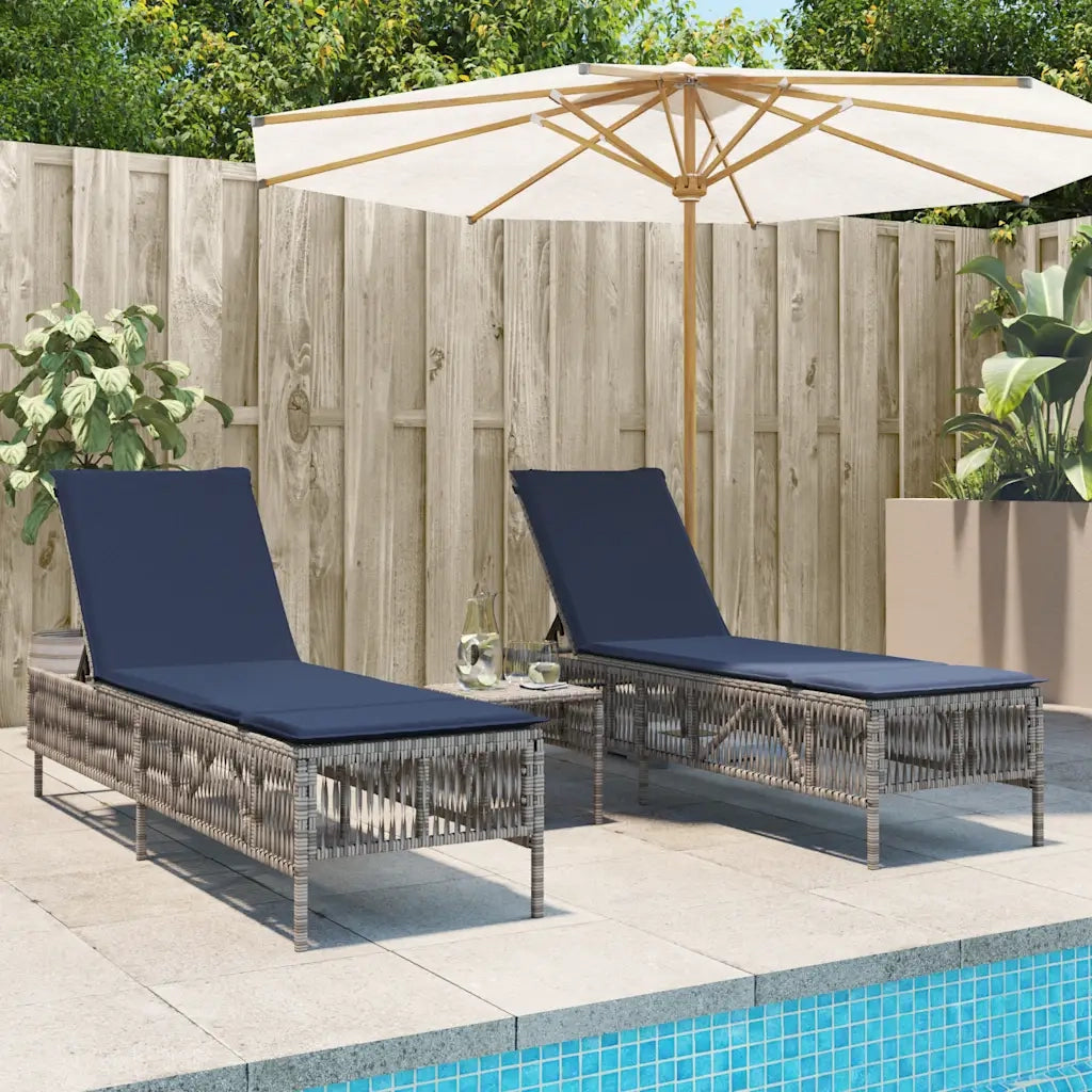 Lettini prendisole 2 pz con Tavolino in Polyrattan Grigio 4002752