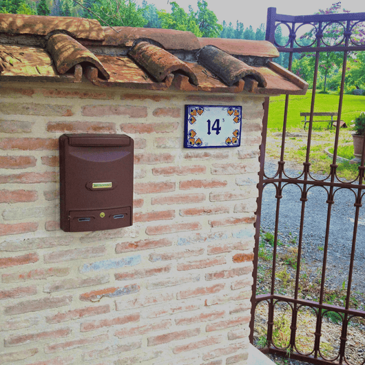 ALUBOX EUROPA MAXI Cassetta Postale Da Esterno 39X29X10 Cm Cassetta Posta In Alluminio Pressofuso Cassetta Lettere Completa Di Portanome Impermeabile Formato Rivista COLORE: RUGGINE