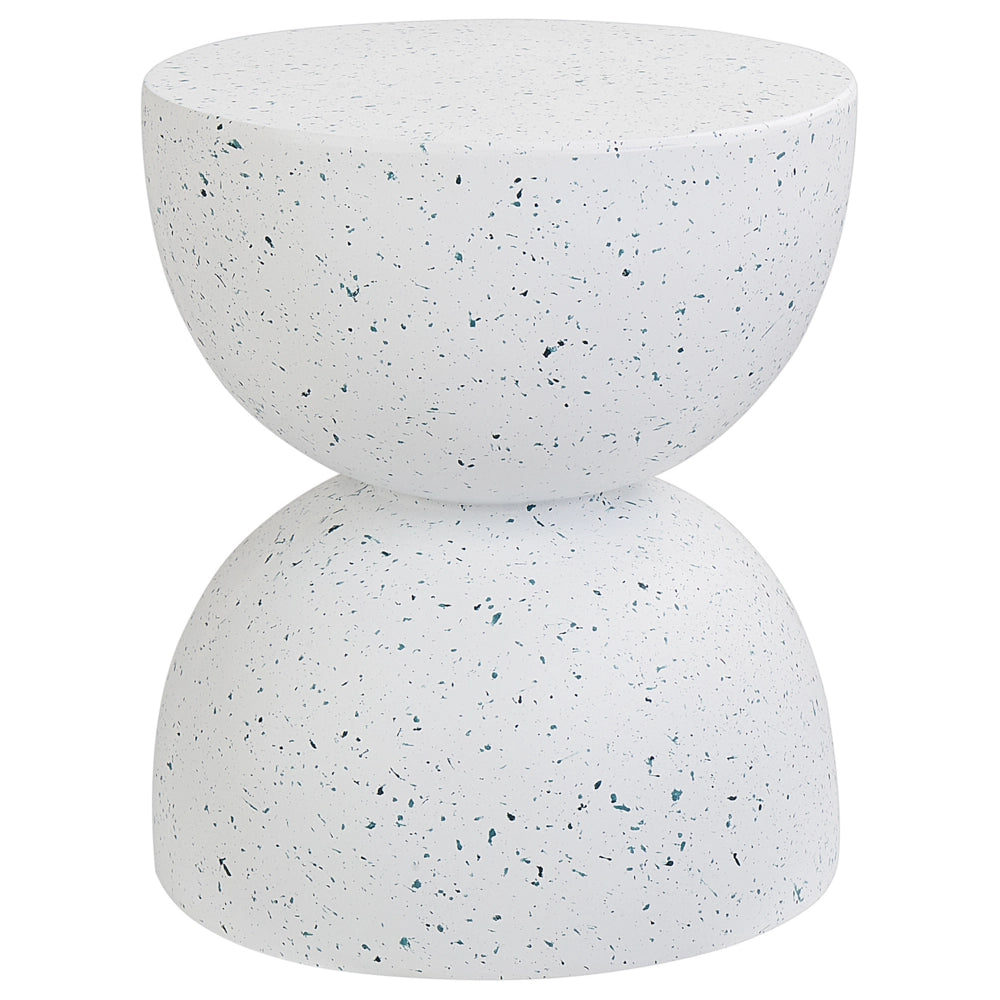 Tavolino d'accento bianco con effetto terrazzo in fibra di vetro MgO con piano rotondo a forma di clessidra resistente alle macchie UV, alla ruggine, all'acqua e al vento, moderno per il soggiorno all'aperto.