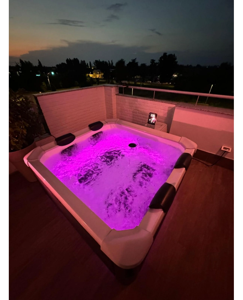 Minipiscina idromassaggio rigida da esterno, 6-8 sedute 180x180cm wi-fi smart Mspa Oslo Plus Aero