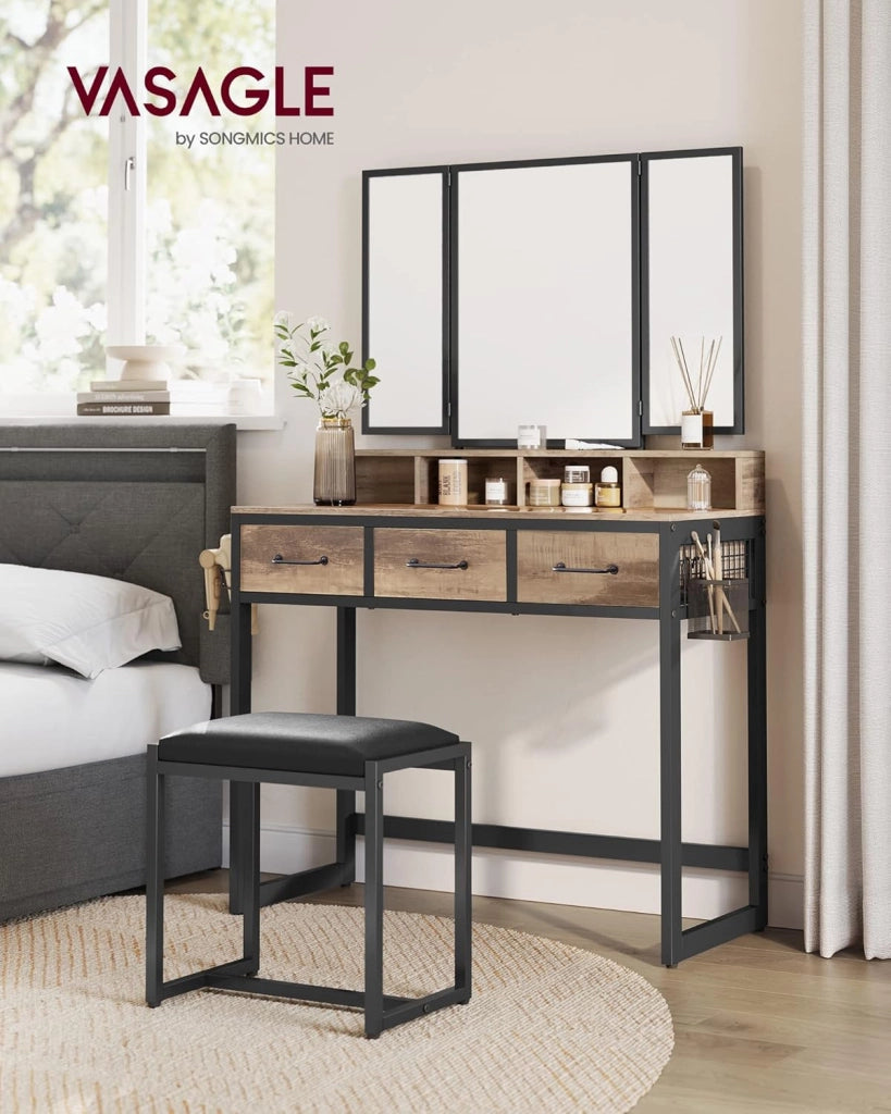 VASAGLE Toeletta con sgabello imbottito, tavolo da toeletta con triplo specchio, 3 cassetti, porta asciugacapelli cosmetico stile industriale, marrone rovere/nero RVT004B50