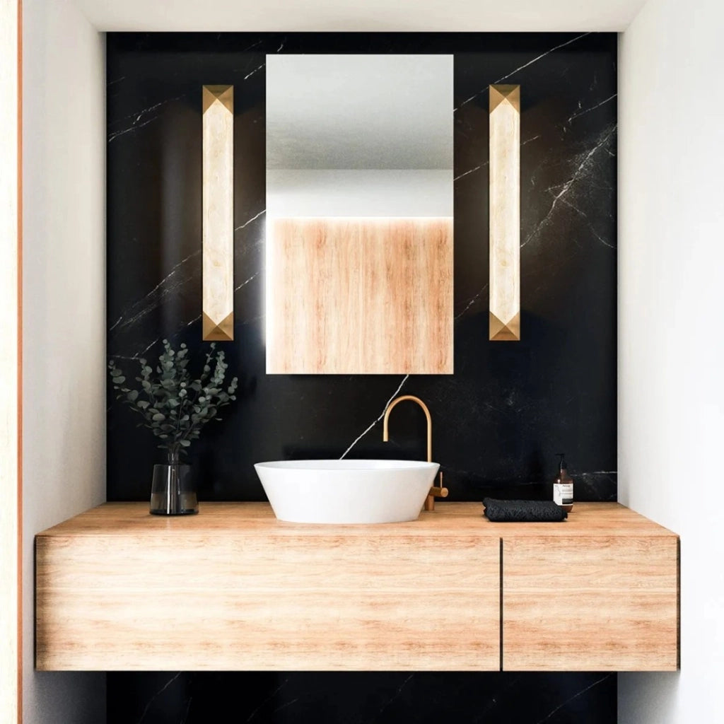 Applique Caesar in alabastro ottone vintage LED 23W Quintiesse
