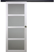 Porta scorrevole Tana bianca larghezza 83 con binario in alluminio nero + 2 gusci installati