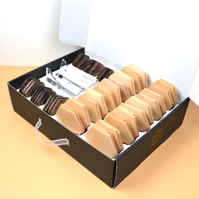 pallone da calcio in legno