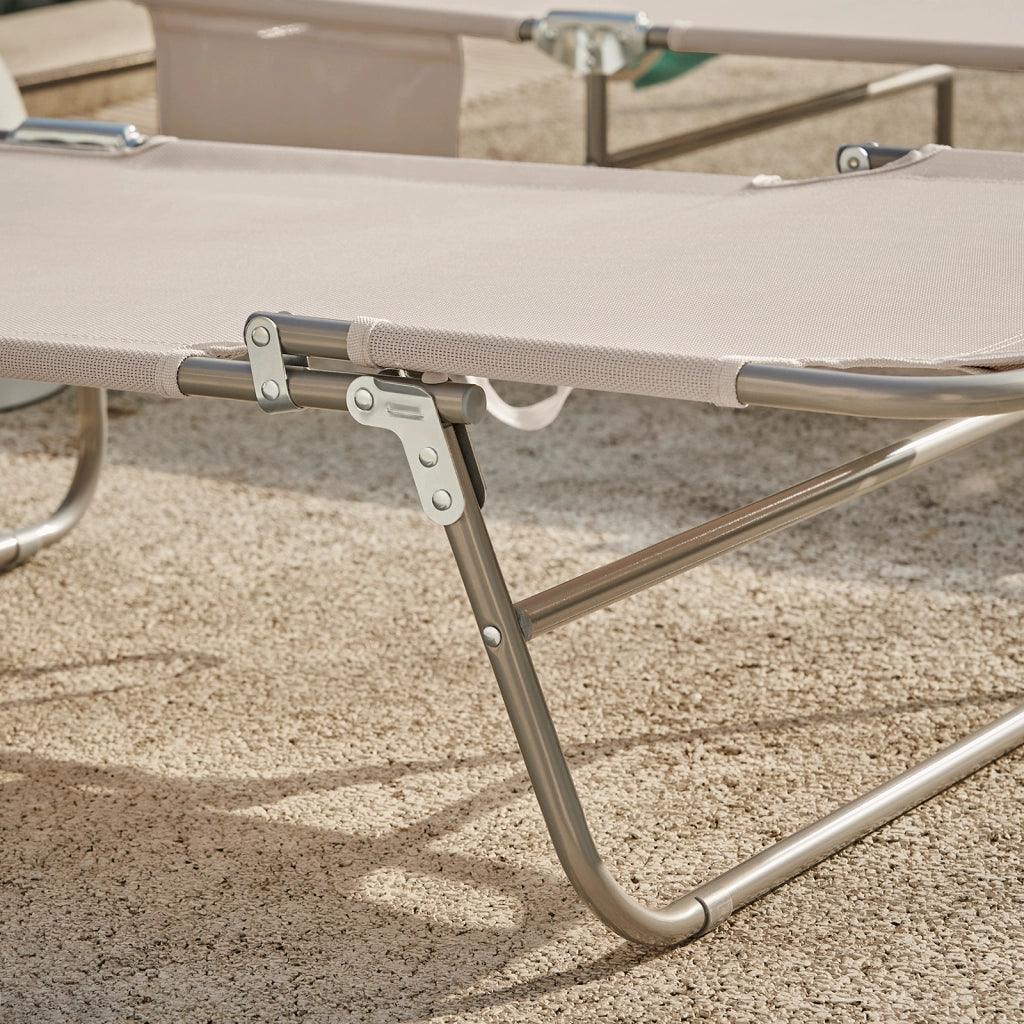SoBuy Set di 2 Sdrai da Giardino Reclinabile Lettino Prendisole Pieghevole con Cuscino Tasca Laterale e Parasole Sedia Sdraio da Esterno per Patio Campeggio Spiaggia Beige 155x56x81cm OGS48-MIx2