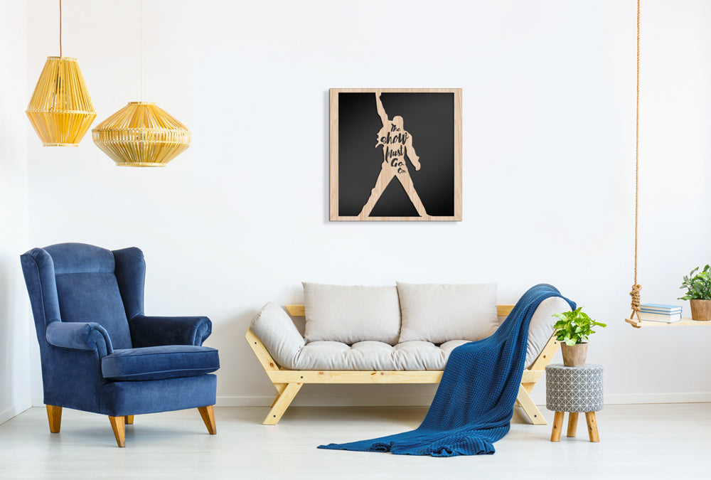 THE SHOW MUST GO ON - Quadro arredo LASERCUT composito Legno e PVC Misura: 60x60 cm