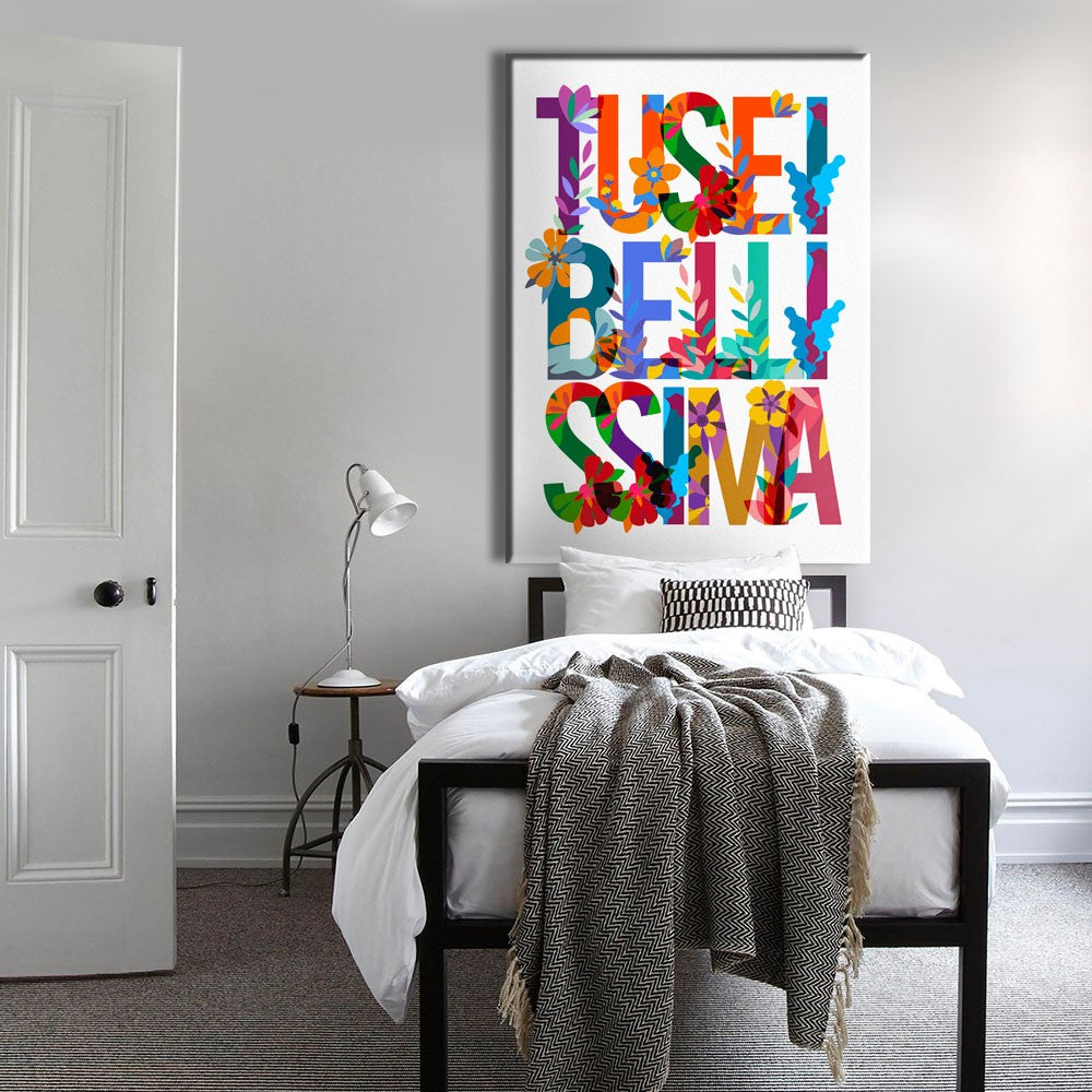 TU SEI BELLISSIMA - Quadro stampato su Canvas e montato su telaio in legno Misura: 70x100 cm