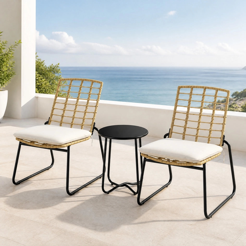 SET 3 PEZZI Salotto da balcone in rattan beige con sedie impilabili e tavolino