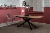 E-STYLO Tavolo allungabile con top rovere in melaminico e base in metallo nero, 90cm X 140/ 190cm H. 76cm.