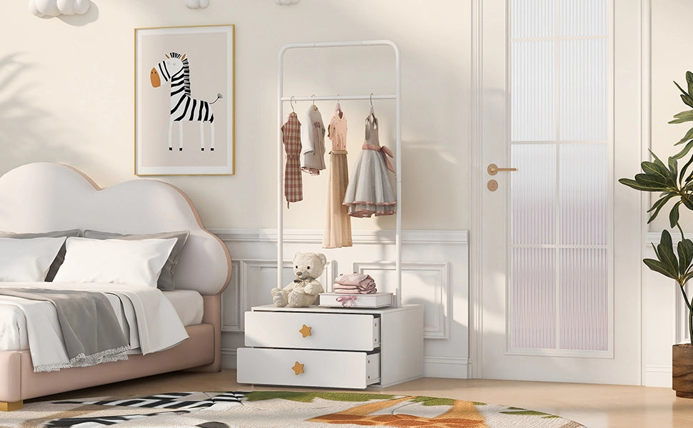 Scaffale con asta appendiabiti e due cassetti, struttura stabile per camera dei bambini, in MDF bianco 70 × 55 × 168 cm