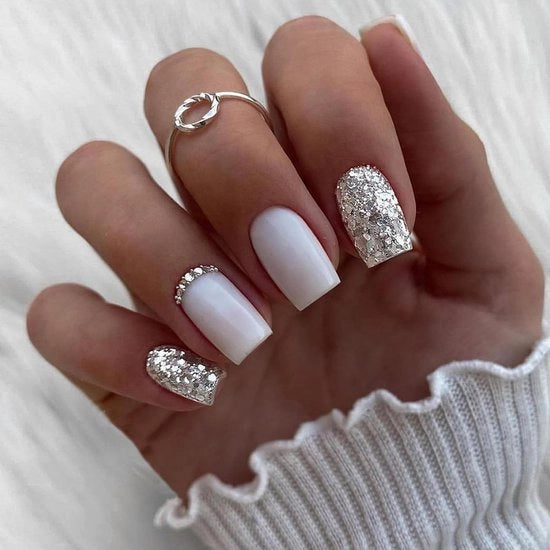 24 pezzi di smalti acrilici bianchi con glitter e strass per decorazione dei capelli, completo di applicazione.