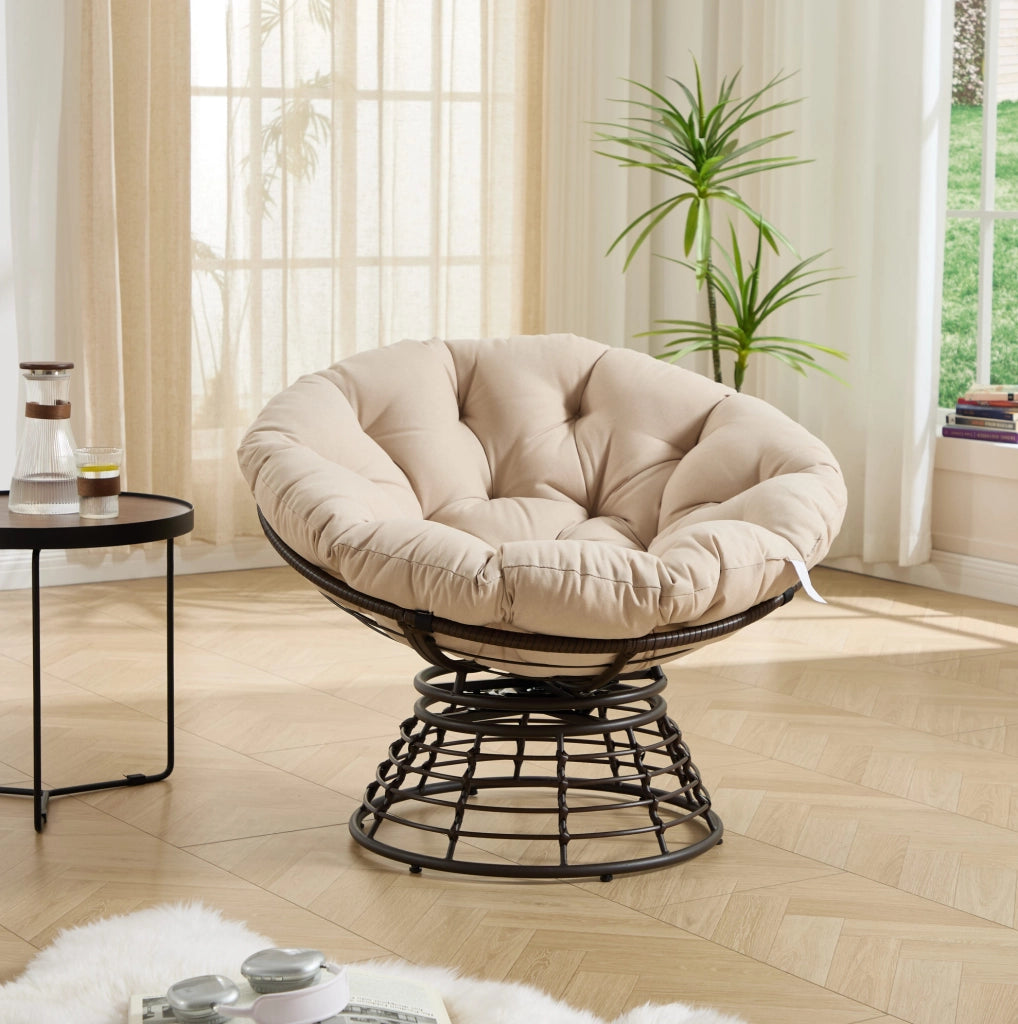 Poltrona Papasan girevole 360° con cuscino beige e struttura marrone