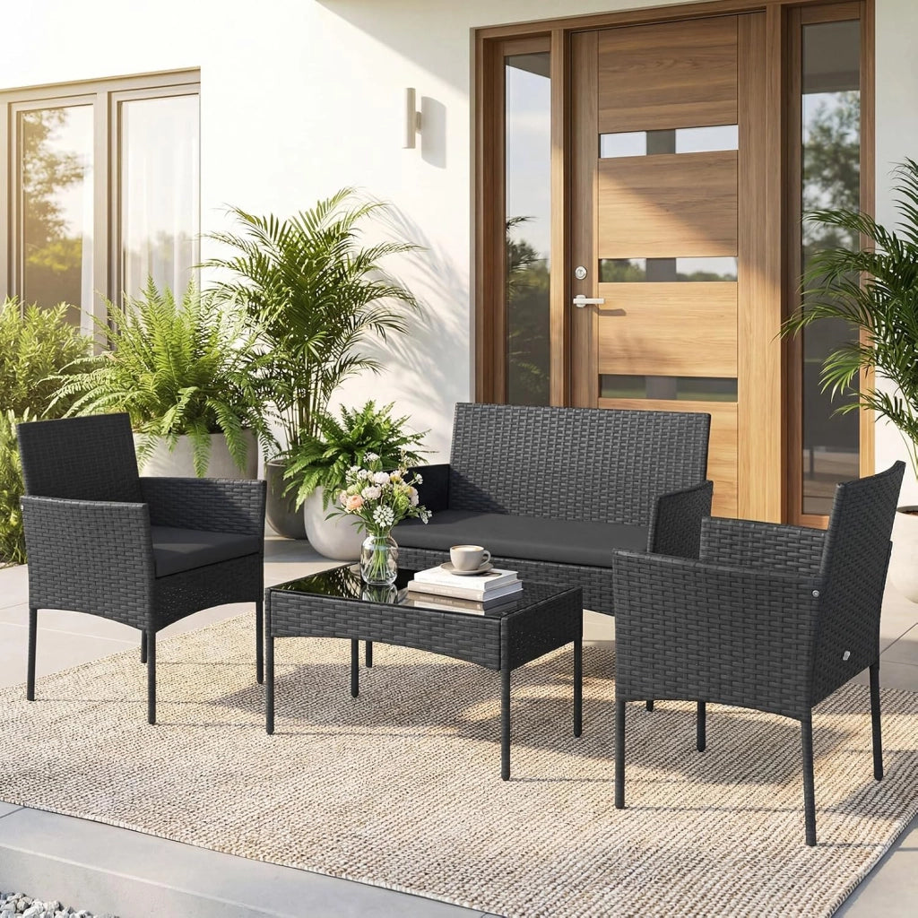 Set Salotto da Giardino 4 Pezzi, Divanetto da Esterno in Rattan PE con 2 Poltrone e Tavolino con Piano in Vetro Temperato, Cuscini Imbottiti, Telaio Metallo per Terrazzo e Balcone (Nero)