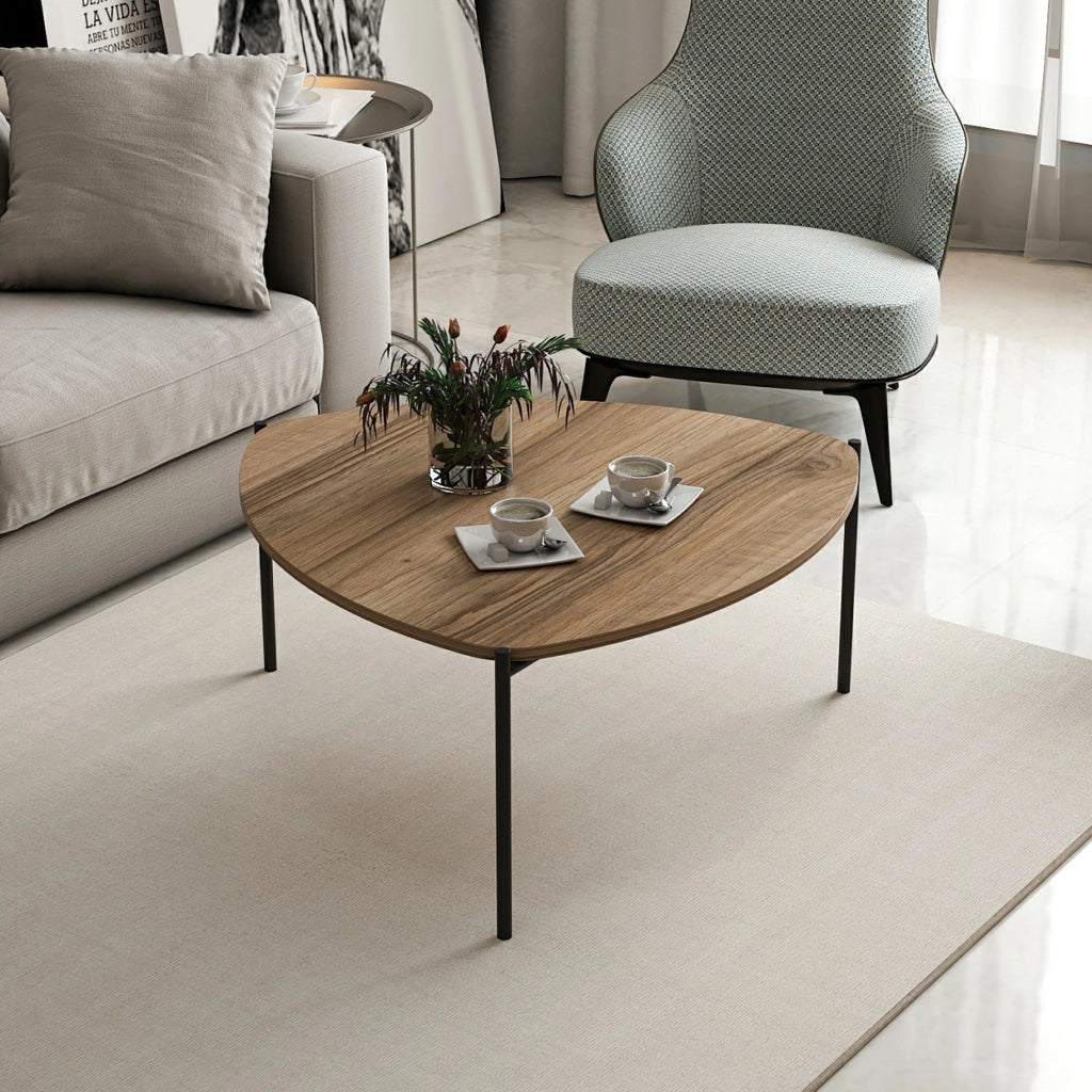 Tavolino Basso 'Gladsaxe' a Treppiedi - Piano Tavolo con Angoli Arrotondati -  color Noce [en.casa]