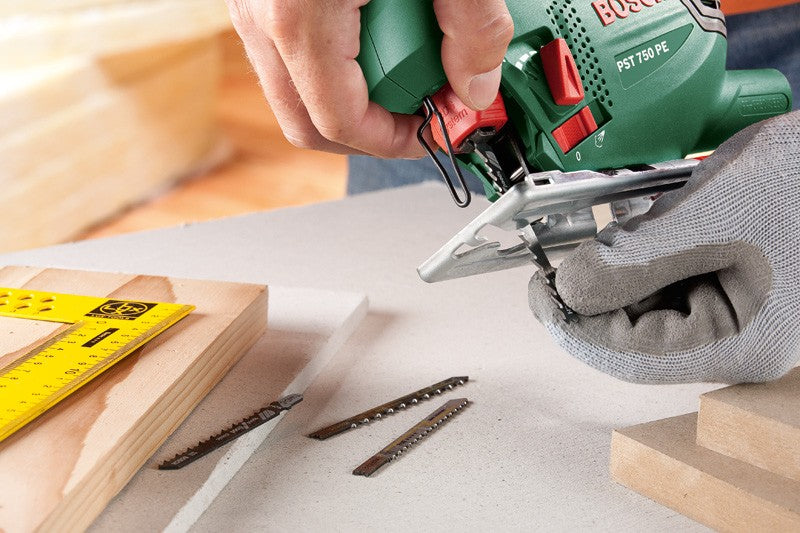 Seghetto alternativo Bosch hobby DIY 530w 4 angolazioni PST 750 PE 06033A0500