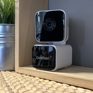 Telecamera da Interno con Scheda Sim 4G (inclusa ) Motorizzata HomeCam I4G – Avidsen 127163