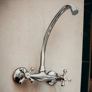 Rubinetto a parete vintage maniglia a stella canna alta cromato