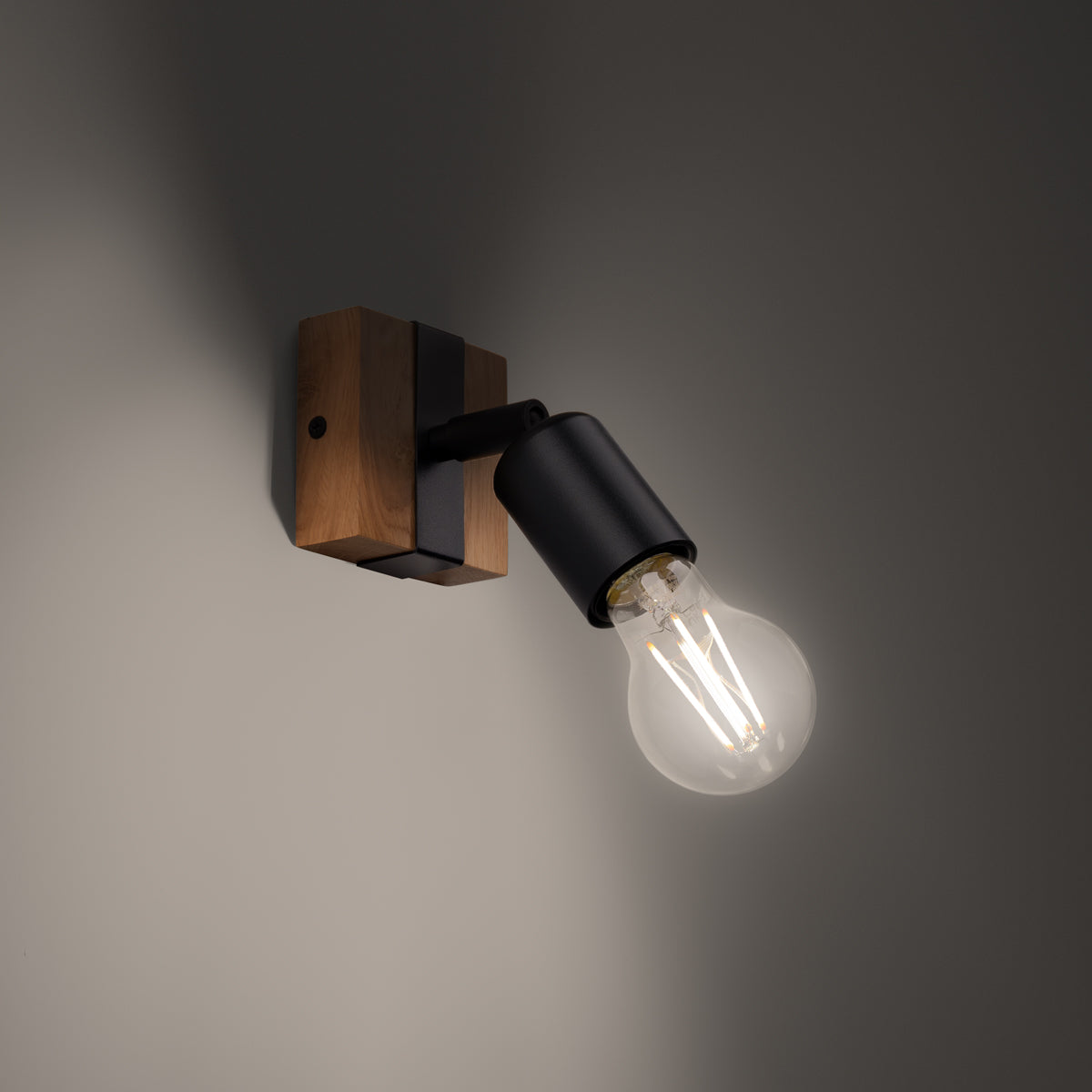 Lampada da parete ZUCA nero
