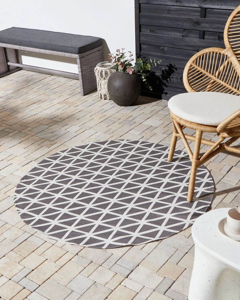 Tappeto rotondo per interni ed esterni con motivo geometrico ⌀120 cm Grigio moderno balcone patio