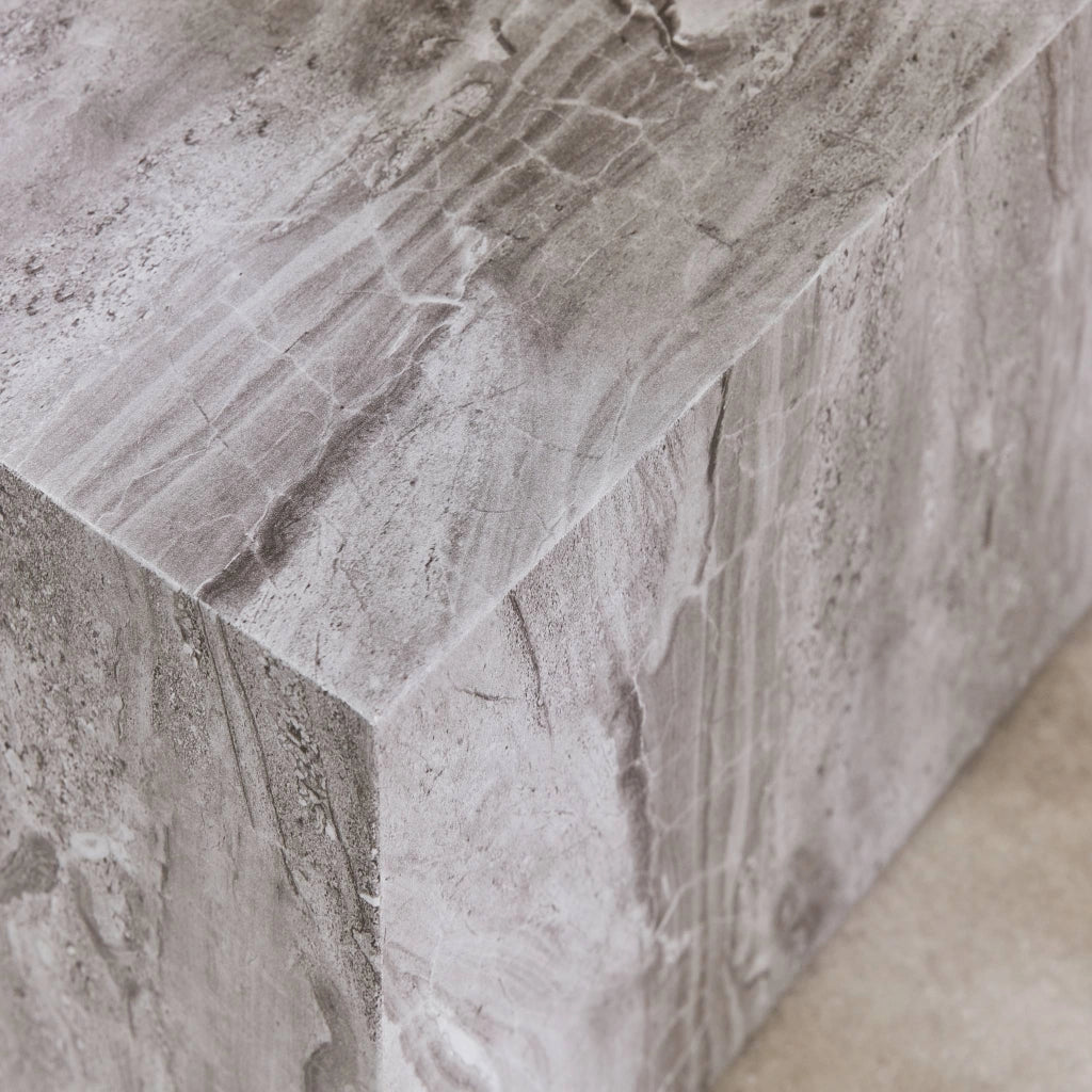 Set di 2 tavolini quadrati con effetto marmo, grigio