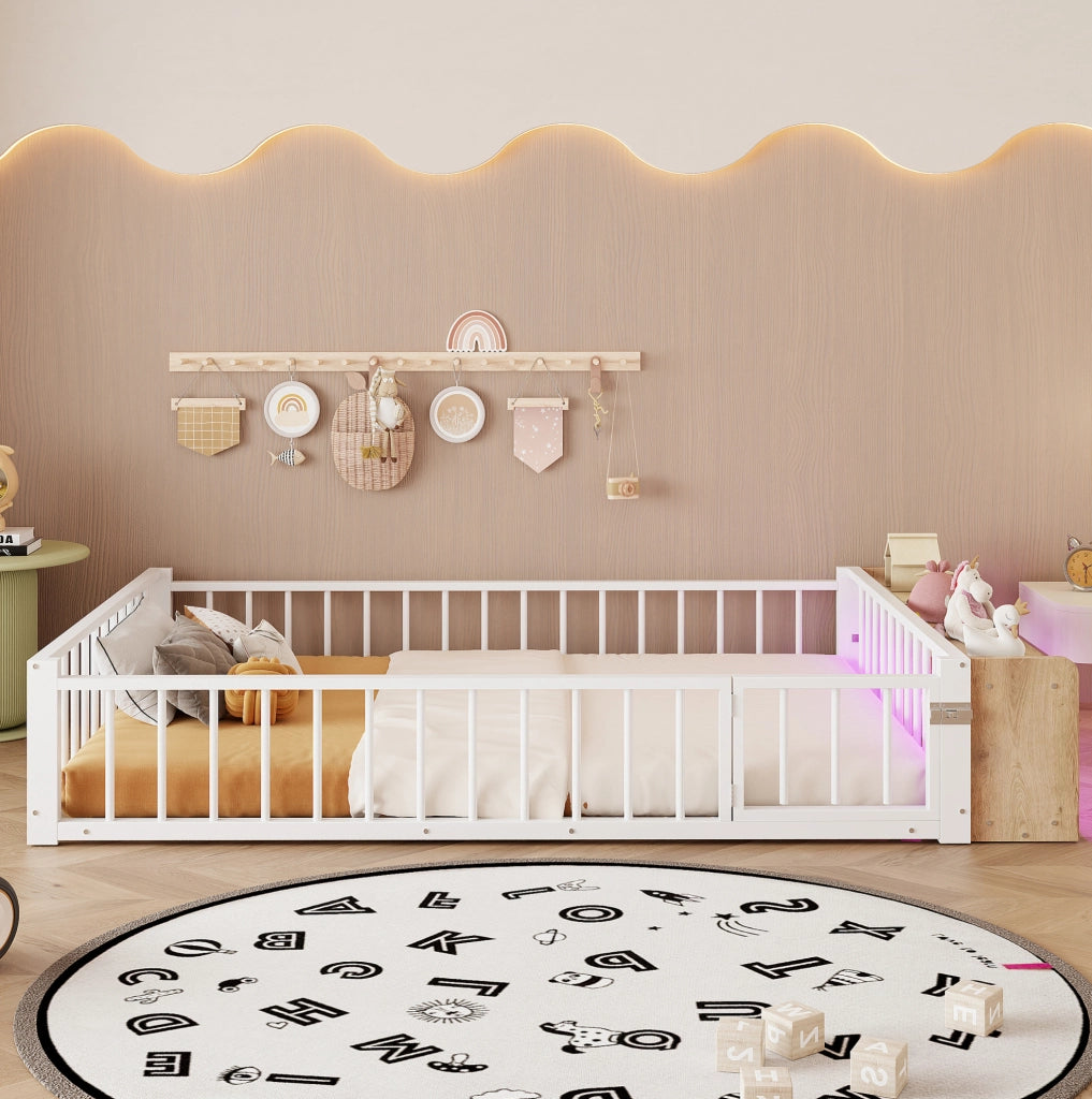 Letto basso per bambini 140x200 cm con barriera; vano aperto e LED; metallo e MDF; bianco