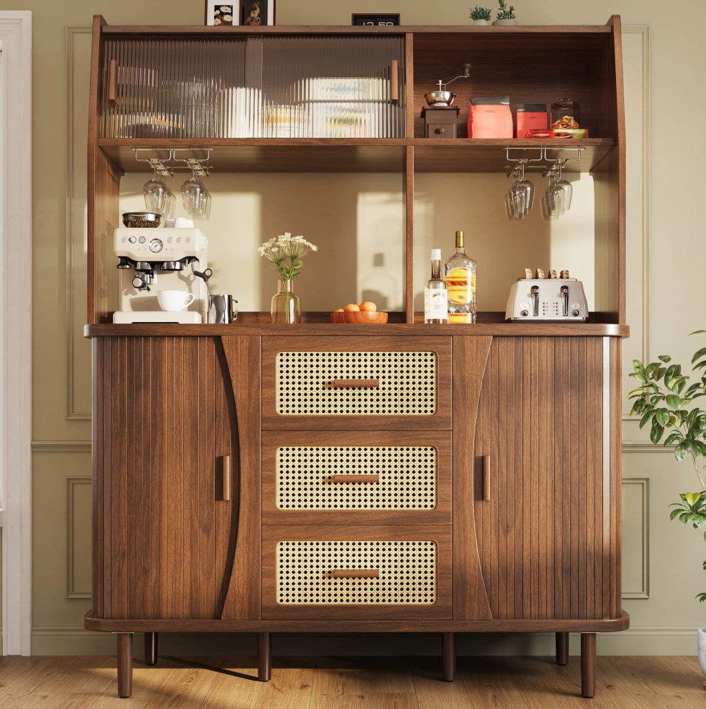 Credenza 140x40.5x174.5 cm con ante scorrevoli in vetro; 3 cassetti; MDF e metallo noce