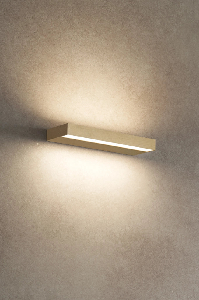 BETTY - Applique LED 25W Monoemissione 28cm Oro, Luce Diffusa CRI90, CCT Switch 2700K/3000K/4000K, IP20, Dimmerabile - Rossini Group