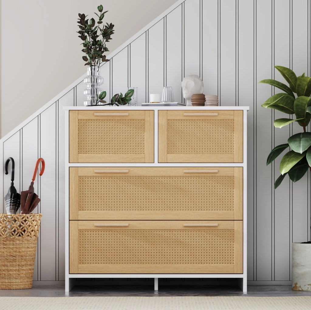 Comò in rattan con 4 cassetti e finitura naturale