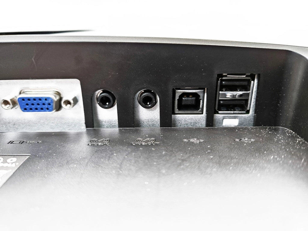 Monitor DELL SP2309Wc 23" Risoluzione 2048x1152 HDMI DVI VGA HUB USB con Webcam - Ricondizionato