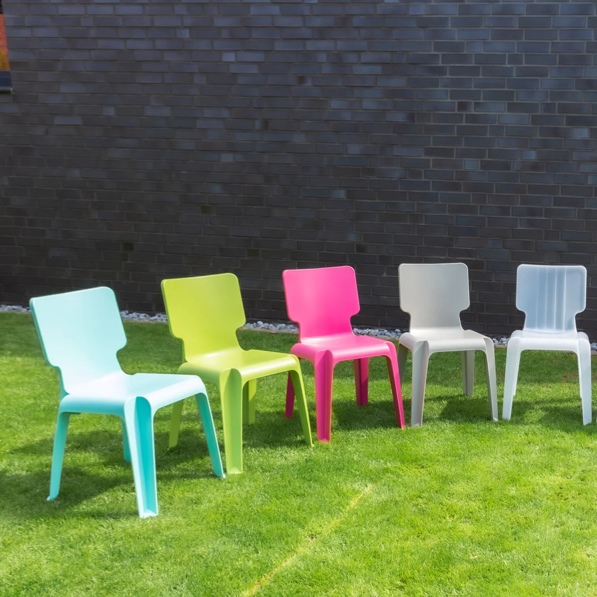 Sedia impilabile, sedia in plastica impilabile, robusta, vari colori