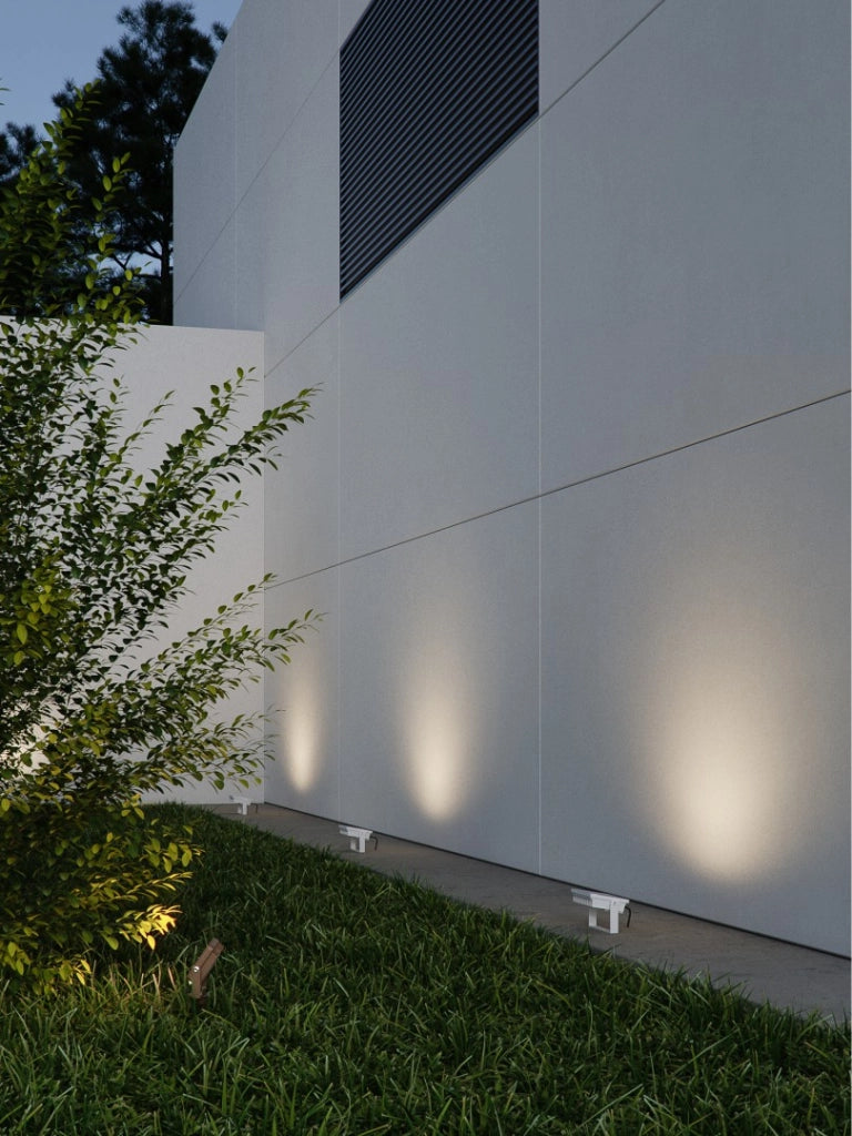Proiettore LED da Esterno Sky 40W con Tecnologia Switch CCT 3000K/4000K/5000K, Fascio 115º, Struttura in Alluminio Nero - Beneito & Faure