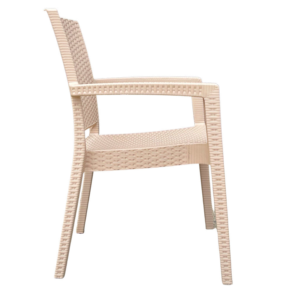 Sedia poltrona in plastica effetto rattan con braccioli color beige
