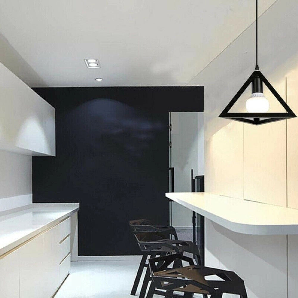 Trade Shop - Lampadario Da Soffitto A Sospensione Forma Di Triangolo 3d Portalampada E27 A35 - Nero
