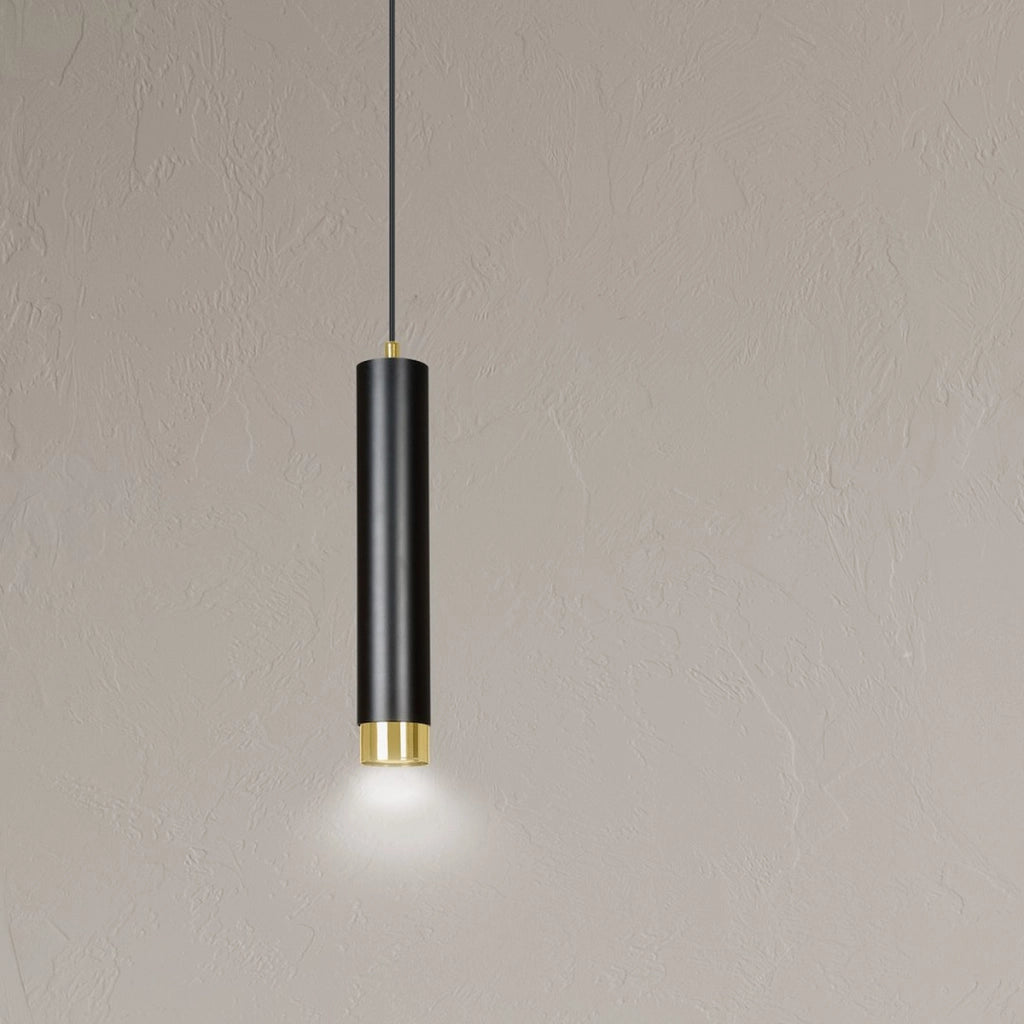 Lampada a sospensione KIBO in acciaio nero opaco e dettagli oro