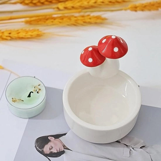 Sostegno per candela a forma di funghi, Tea Light ceramico carino, 8,1 cm Decorativo creativo per contenitore di voto per l'arredamento domestico, atmosfera per salotto, centro tavola o decorazione per feste