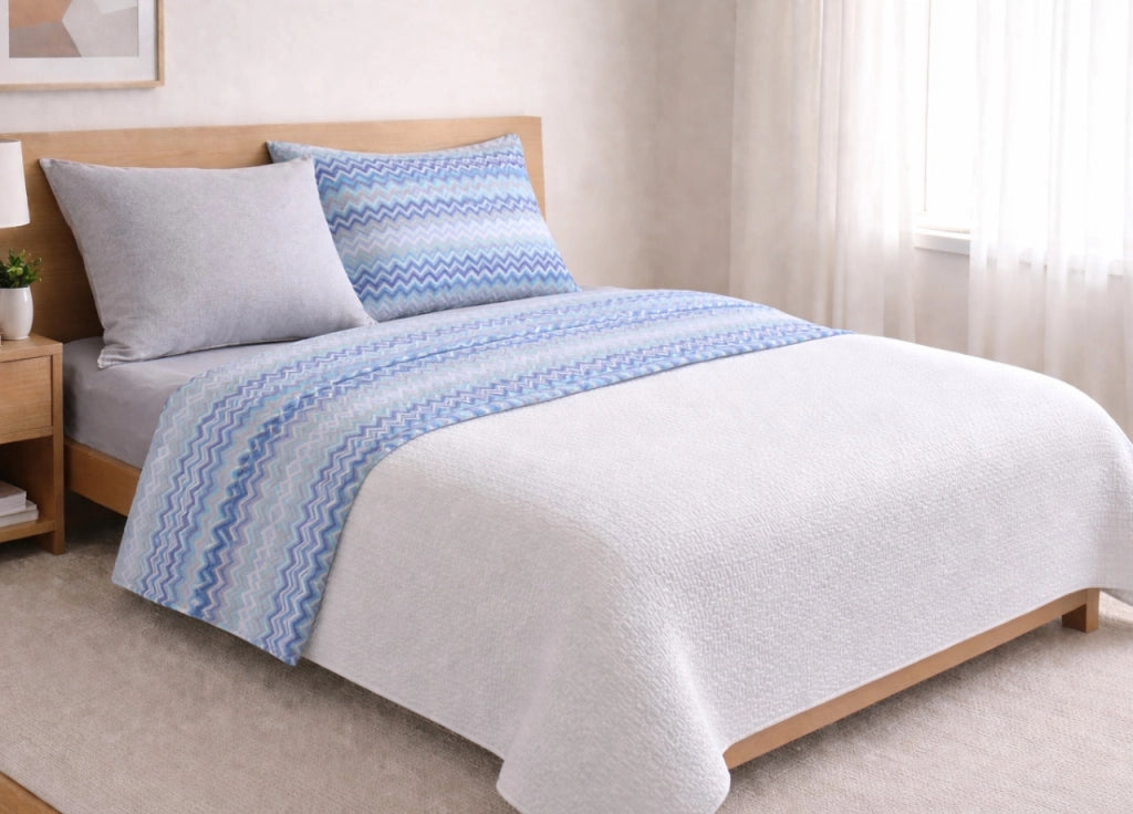 Completo Lenzuola Letto In 100% Cotone Rigato Zig Zag Disegno Baia - Francese - Azzurro