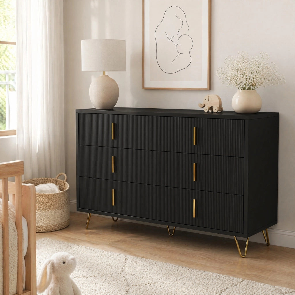 Credenza moderna minimalista con 6 cassetti in truciolare nero e oro, superficie ondulata, 120 × 40 × 77 cm